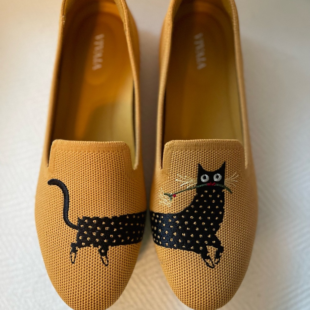 Vivaia Brown Cat Embroidered Loafers